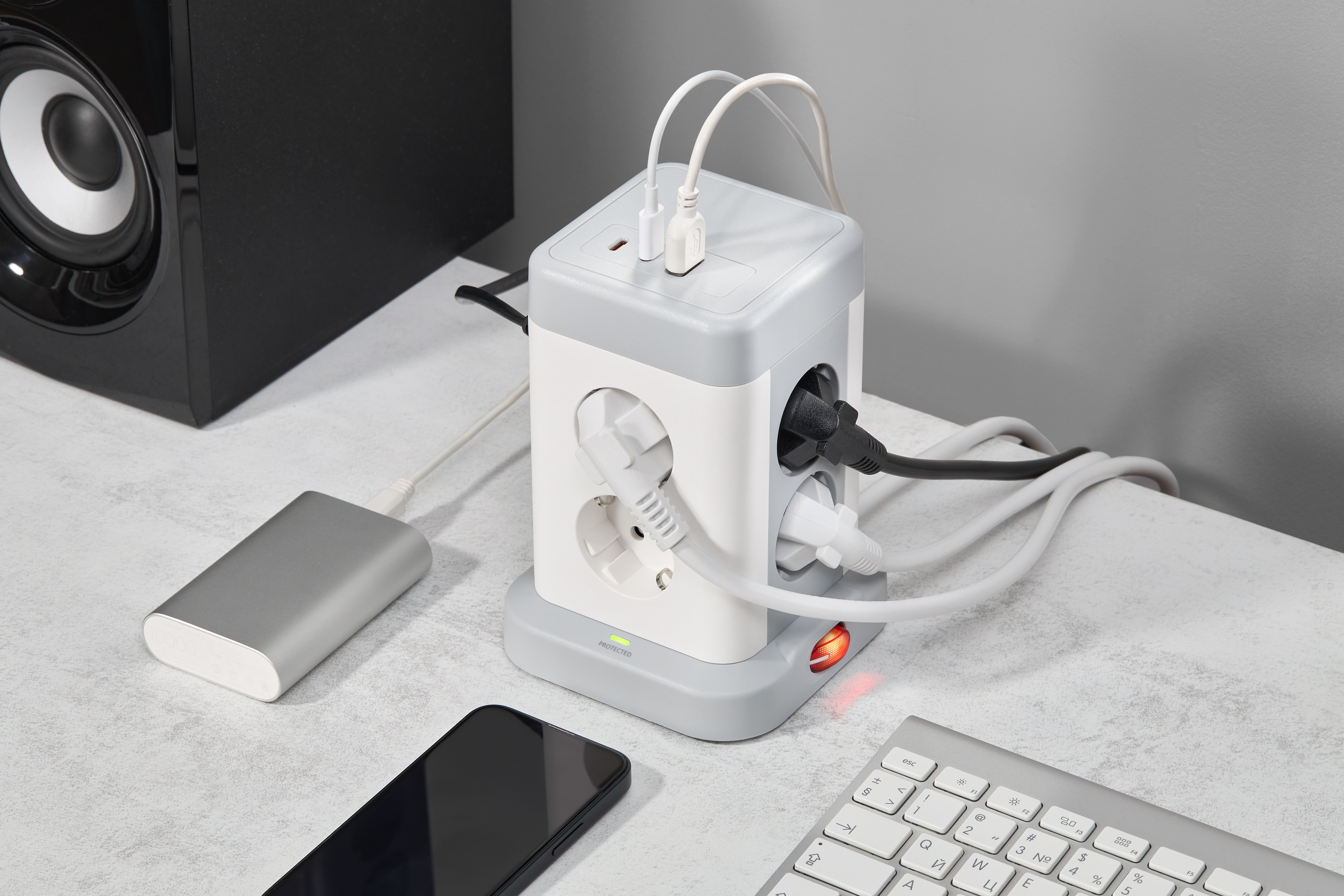 DOMINIC Удлинитель У08K 8 мест 2P+PE 1,5м 3х1,0мм2 16А/250В USB A+C 20Вт серый ИЭК