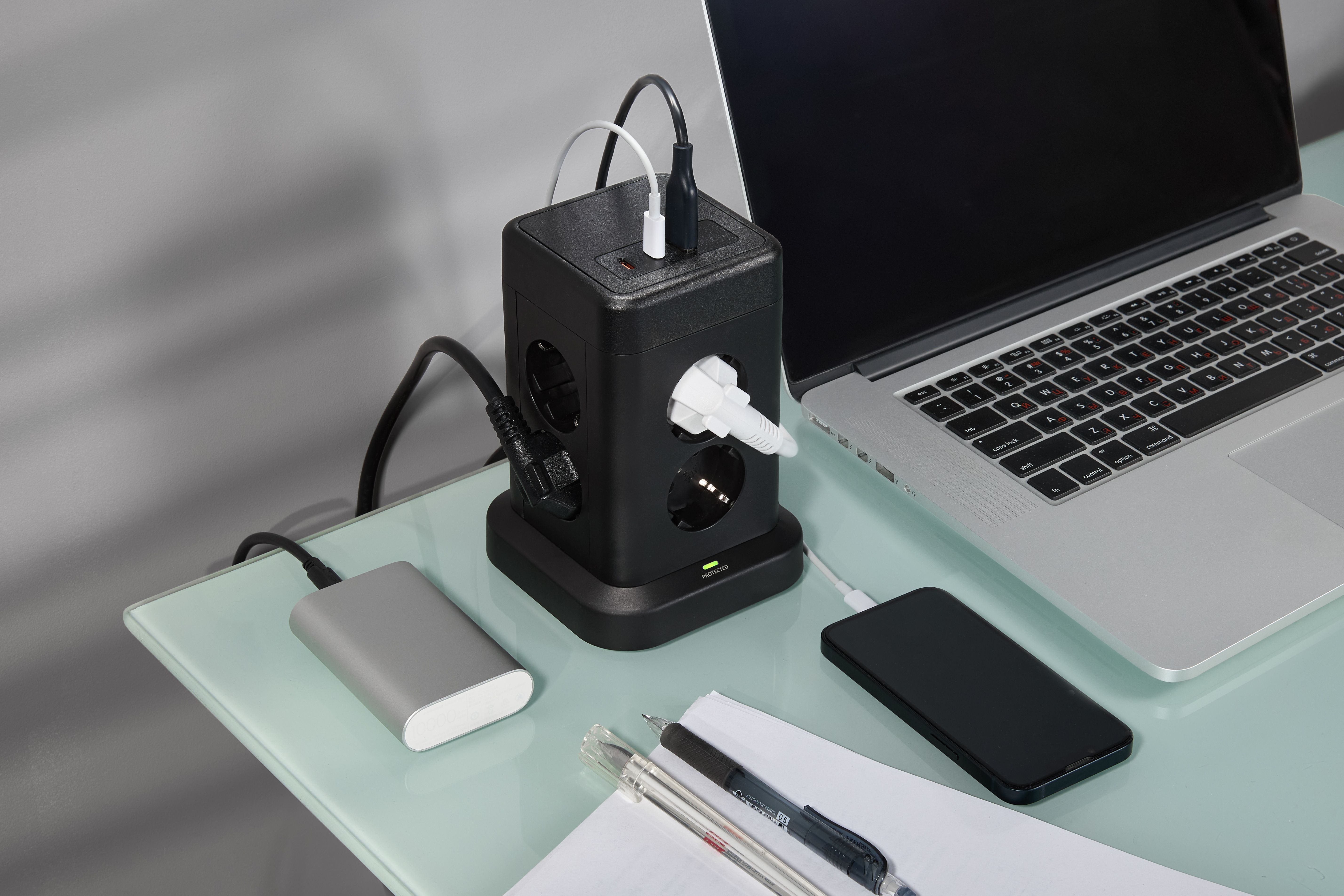 DOMINIC Удлинитель У08K 8 мест 2P+PE 1,5м 3х1,0мм2 16А/250В USB A+C 20Вт черный ИЭК